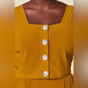 Wayre Square Neck Button Front Tank💛